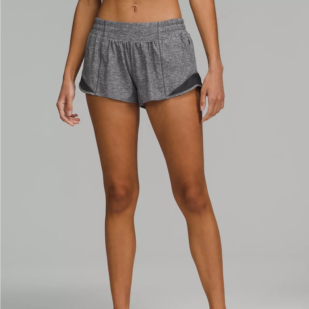 Lululemon Hotty Hot Low-Rise Lined Short 2.5"